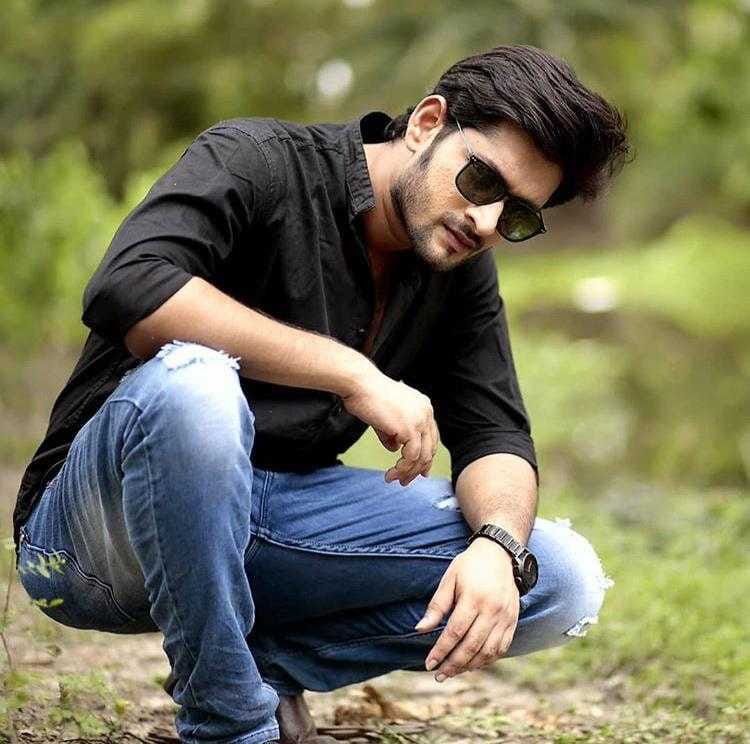 'আমায় কেউ পছন্দ করুক আমি সেটা চাই না, আর আমি কাউকে…' বন্ধুত্ব নিয়ে স্পষ্ট হানি বাফনা! জোর করে সম্পর্ক গড়তে চান না অভিনেতা! কেন সবার থেকে দূরত্ব বজায় রাখেন তিনি? 2 Babli Sundari, Bengali serial, Bengali television, Entertainment News, Friendship, honey bafna, Honey Bafna Interview, Tollywood Actor, TV Actor, Vinayak, অভিনেতা হানি বাফনা, টলিউড, টিভি অভিনেতা, বন্ধুত্ব, বাংলা ধারাবাহিক, বাংলা সিরিয়াল, বাবলি সুন্দরী, বিনায়ক, বিনোদন খবর, হানি বাফনা