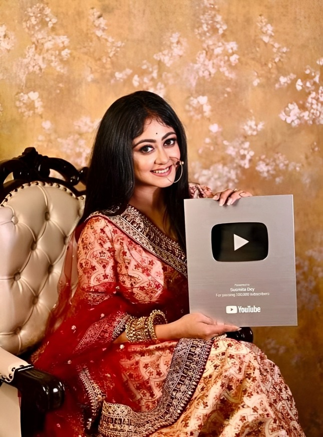 রাজের মুকুট উঠলো পঞ্চমীর মাথায়, অভিনেত্রী একাধারে সফল ইউটিউবার তিনি! সম্প্রতি ১ লাখ সাবস্ক্রাইবার সম্পূর্ণ হল... 2 sushmita dey youtube silver play button
