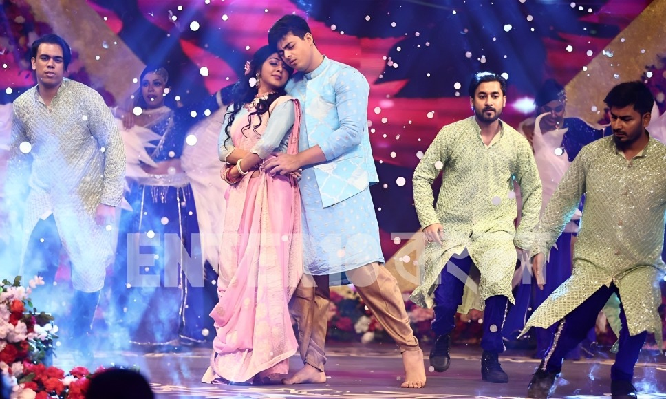 অবশেষে সম্পন্ন হল সূর্য-দীপার বিয়ে! তারপরই নতুন সমস্যা! সেনগুপ্ত বাড়িতে এসে হাজির অবাঞ্ছিত অতিথি, কিন্তু কে সে? 2 Anurager chhowa, Anurager Chhowa today episode, Anurager Chhowa Today Episode 26 August, Bengali serial, Bengali television, dibyojyoti dutta, Star Jalsha, swastika Ghosh, অনুরাগের ছোঁয়া, অনুরাগের ছোঁয়া আজকের পর্ব, অনুরাগের ছোঁয়া আজকের পর্ব ২৬ আগষ্ট, দিব্যজ্যোতি দত্ত, বাংলা টেলিভিশন, বাংলা ধারাবাহিক, স্টার জলসা, স্বস্তিকা ঘোষ