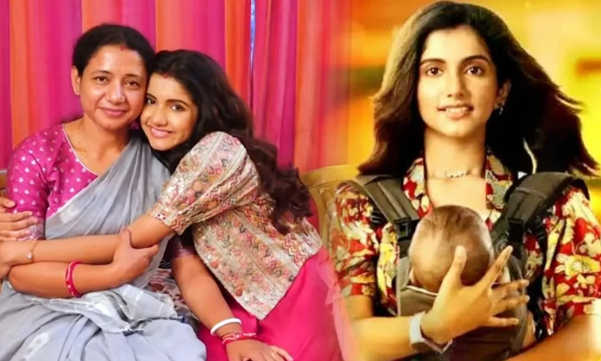 abhika malakar with her mother, tomader rani