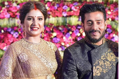 Bengali actress, Bengali Cinema, bengali director, Raj Chakraborty, Subhashree Ganguly, Tollywood, Yaalini, Yuvaan, ইউভান, ইয়ালিনী, টলিউড, বাংলা সিনেমা, বাঙালি অভিনেত্রী, বাঙালি পরিচালক, রাজ চক্রবর্তী, শুভশ্রী গাঙ্গুলি
