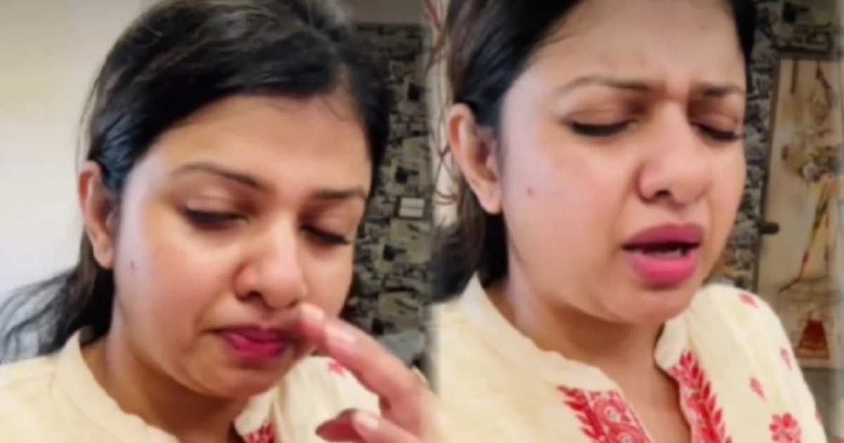 Susmita Roy, Sabyasachi Chakraborty, divorce, Health Issue, Knee Pain, Vomiting, Stomach Pain, Medical Help, Physical Condition, Social Media Vlog, Bengali Tv, Actress, Struggle, Susmita-Sabyasachi Divorce, Tollywood, সুস্মিতা রায়, সব্যসাচী চক্রবর্তী, বিচ্ছেদ, শরীর খারাপ, হাঁটুর ব্যথা, যন্ত্রণা, স্বাস্থ্য সমস্যা, চিকিৎসা, সমাজ মাধ্যম, ভিডিও বার্তা, ছোটপর্দার অভিনেত্রী, সুস্মিতা-সব্যসাচী বিচ্ছেদ, টলিউড