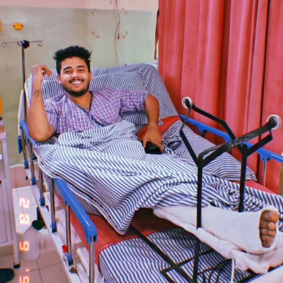 শুটিংয়ের মাঝেই দুর্ঘটনা! হাসপাতালে ভর্তি ‘দুর্জয়’ অর্কপ্রভ রায়! চিন্তায় অনুরাগীরা 2 actor hospitalized, Arkaprovo Roy, Bengali actor, Bengali serial actor, Bengali television, Compass serial, Entertainment News, Tollywood News, Tomader Rani, TV star injury, অভিনেতা হাসপাতালে, অর্কপ্রভ রায়, কম্পাস সিরিয়াল, টলিউড খবর, টিভি তারকা, তোমাদের রানী, বাংলা অভিনেতা, বাংলা টেলিভিশন, বাংলা সিরিয়াল, বিনোদন খবর